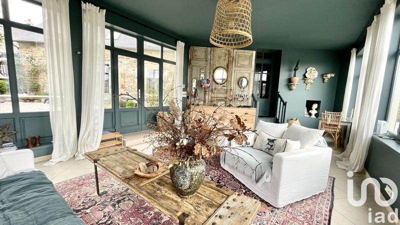 Maison - 213 m² - 9 pièces