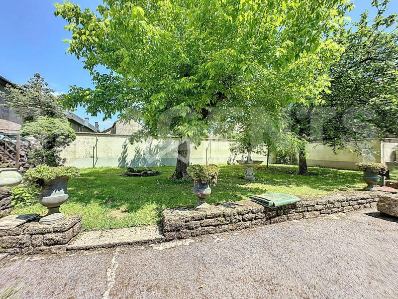 Maison - 284 m² - 13 pièces