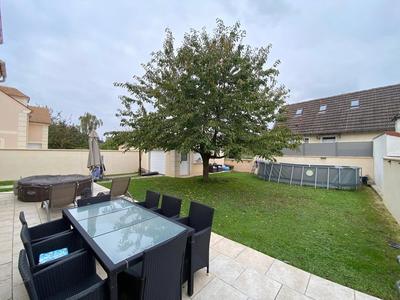 Maison - 175 m² - 9 pièces