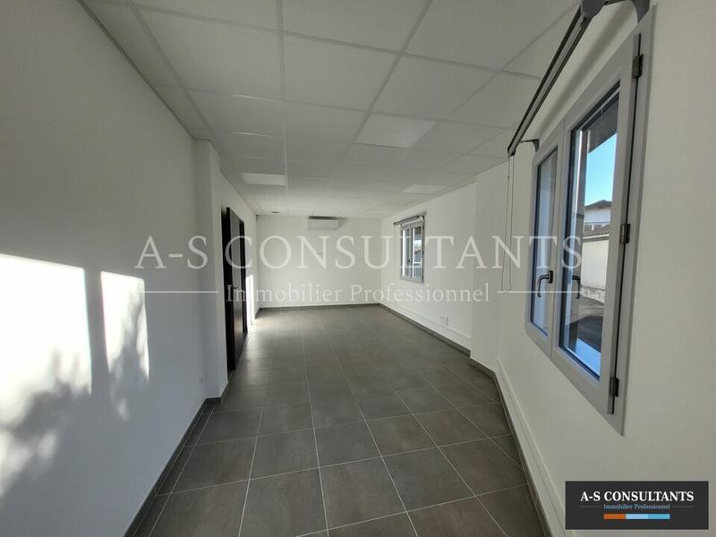 Local commercial - 115 m²