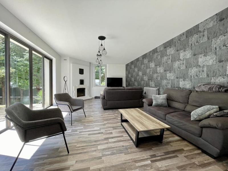 Villa - 298 m² - 8 pièces