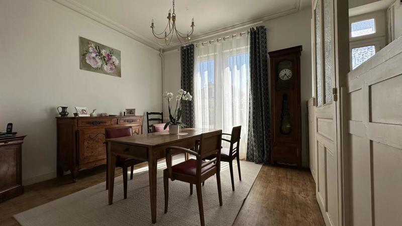 Propriété - 190 m² - 7 pièces