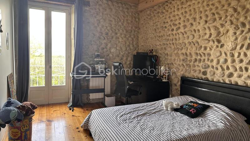 Mas - 560 m² - 6 pièces