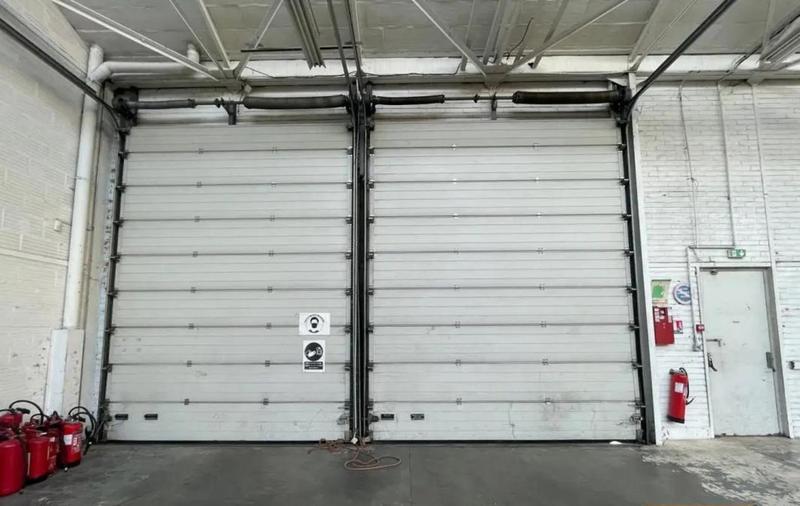 Local d'activité / Entrepôt - 1 188 m²