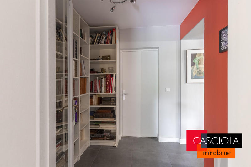 Maison - 318 m² - 8 pièces