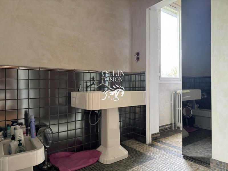 Villa - 600 m² - 16 pièces