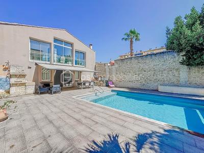 Villa - 202 m² - 7 pièces