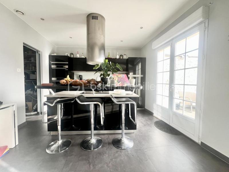 Maison - 170 m² - 10 pièces