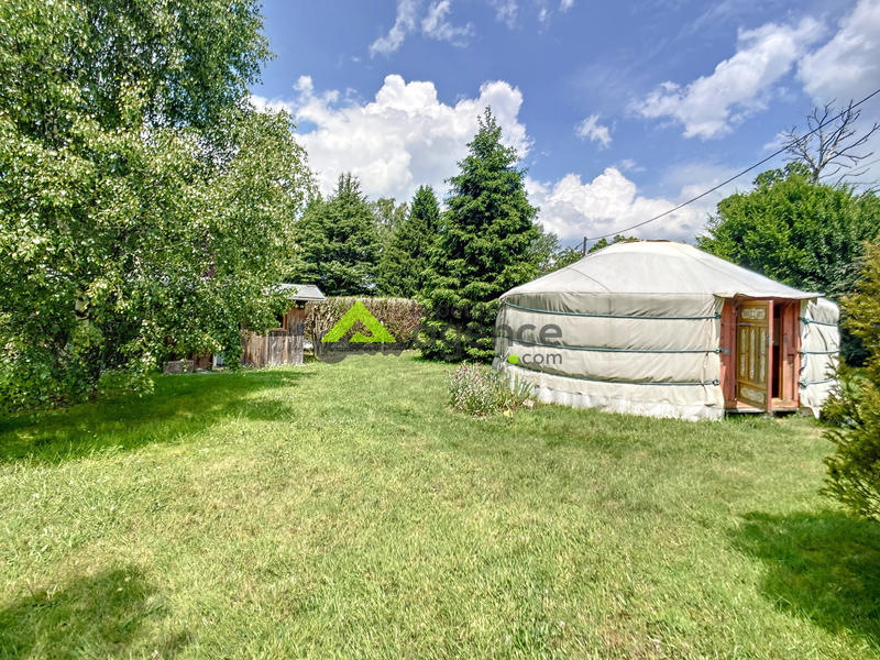 Propriété - 180 m² - 15 pièces