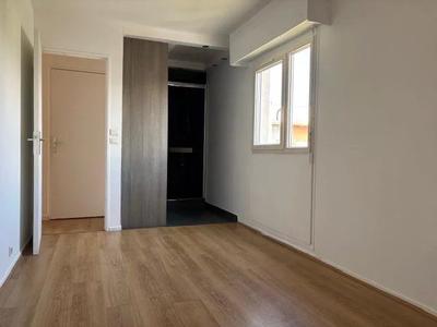 Appartement - 85 m² - 5 pièces