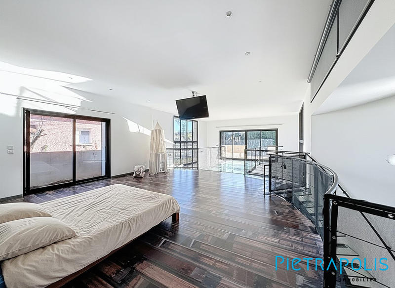 Maison - 199 m² - 2 pièces