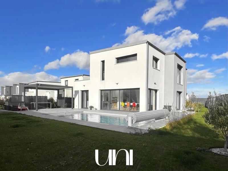 Maison - 178 m² - 6 pièces