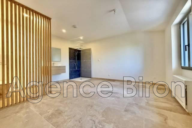 Maison - 280 m² - 10 pièces