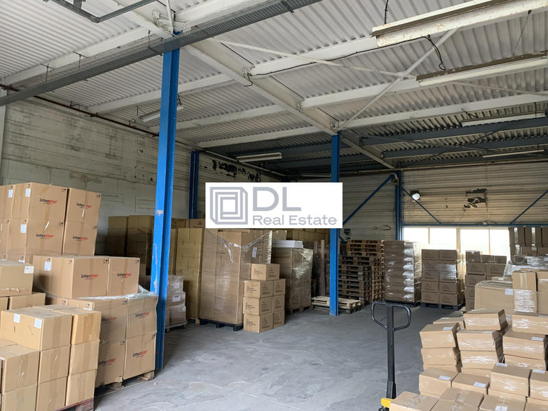 Entrepôt - 1 220 m²