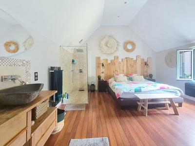 Maison - 182 m² - 8 pièces