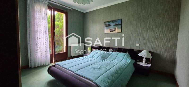 Maison - 210 m² - 8 pièces