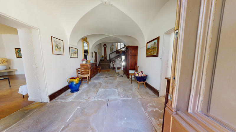 Maison - 300 m² - 6 pièces