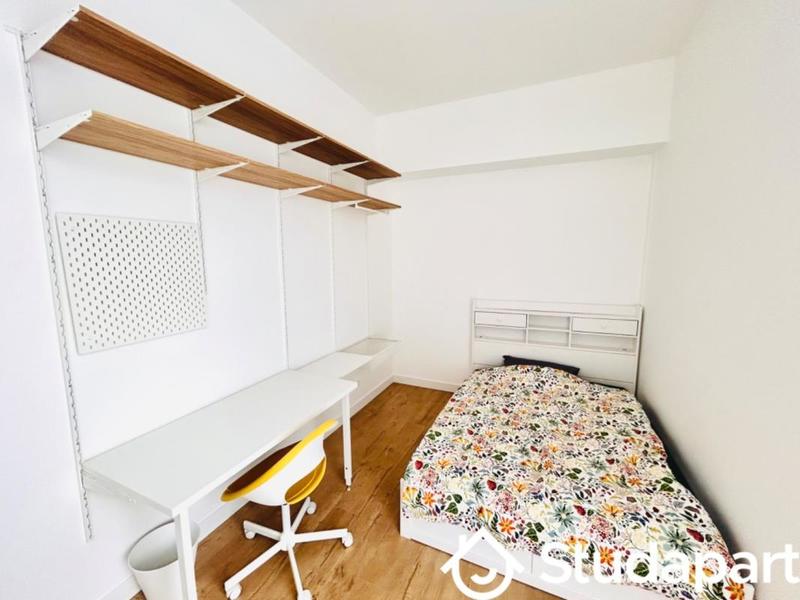 Chambre - 13 m² - 1 pièce