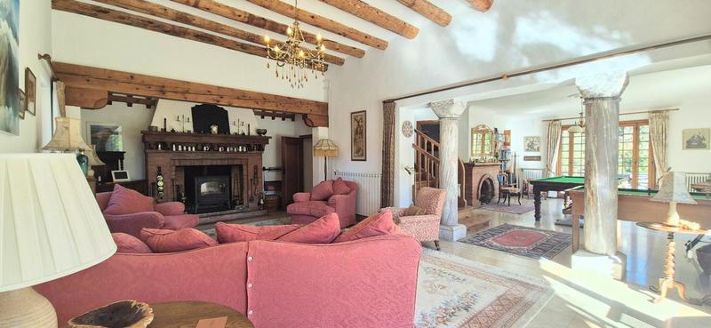 Demeure - 308 m² - 10 pièces