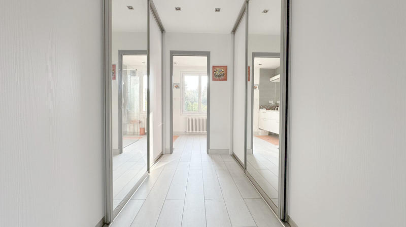 Maison - 185 m² - 7 pièces