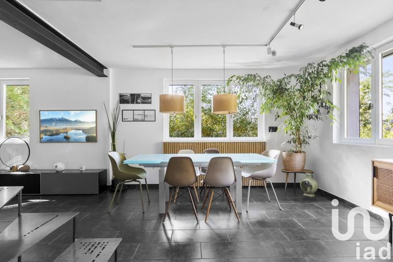 Maison - 230 m² - 7 pièces