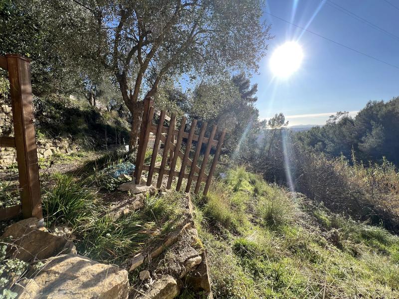 Terrain constructible - 1 518 m²