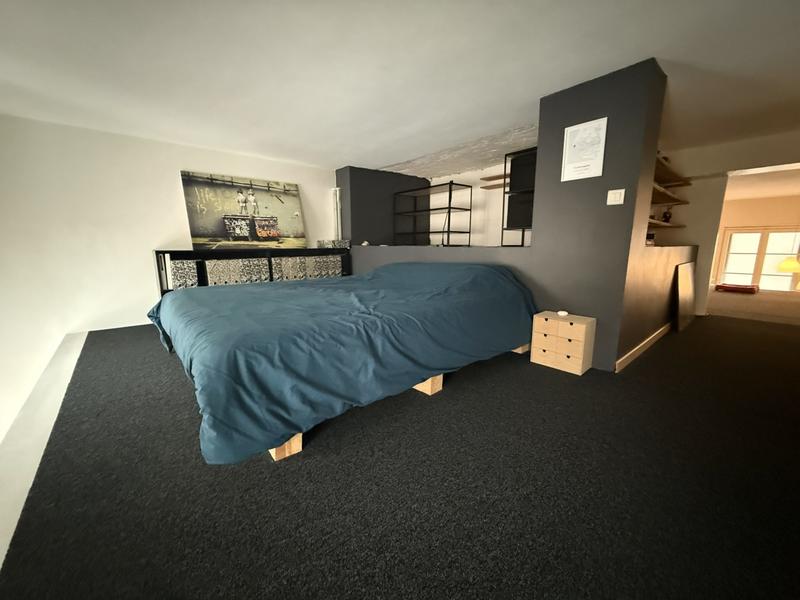 Loft - 80 m² - 3 pièces