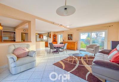 Maison - 98 m² - 4 pièces