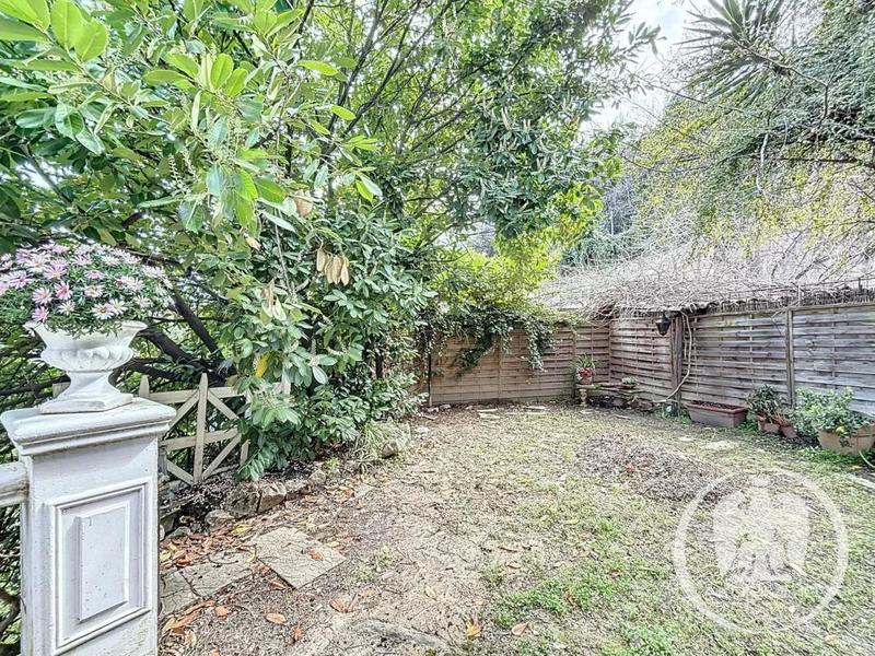 Villa - 300 m² - 8 pièces