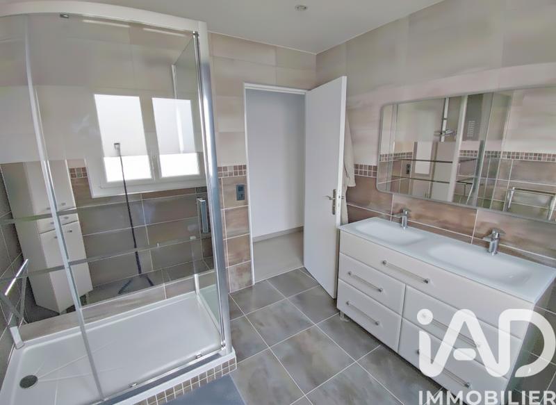 Maison - 121 m² - 6 pièces