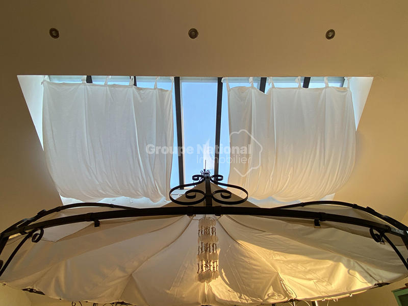 Maison - 350 m² - 9 pièces