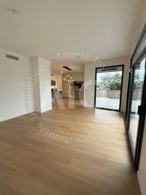 Appartement - 121 m² - 5 pièces