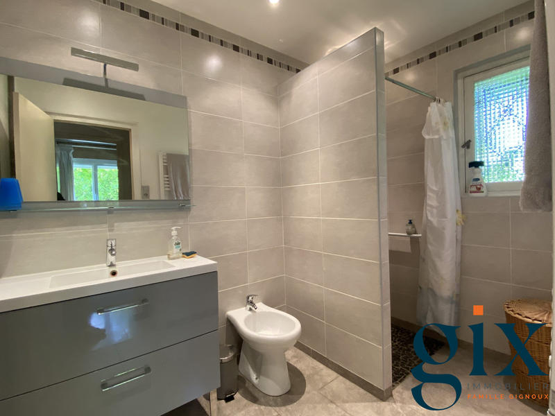 Maison - 162 m² - 9 pièces