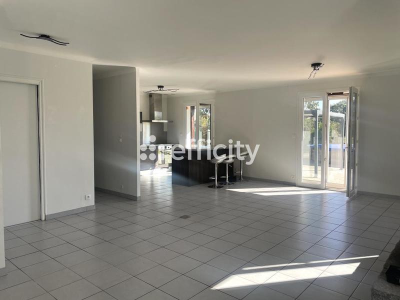 Pavillon - 150 m² - 6 pièces