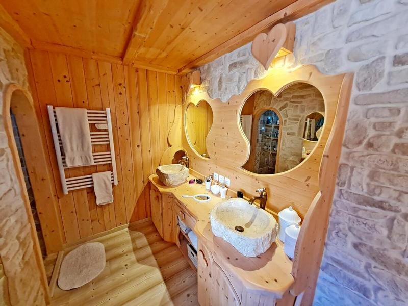 Châlet - 218 m² - 11 pièces