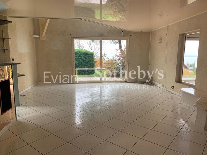 Maison - 275 m² - 8 pièces