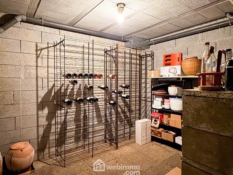 Maison - 235 m² - 8 pièces