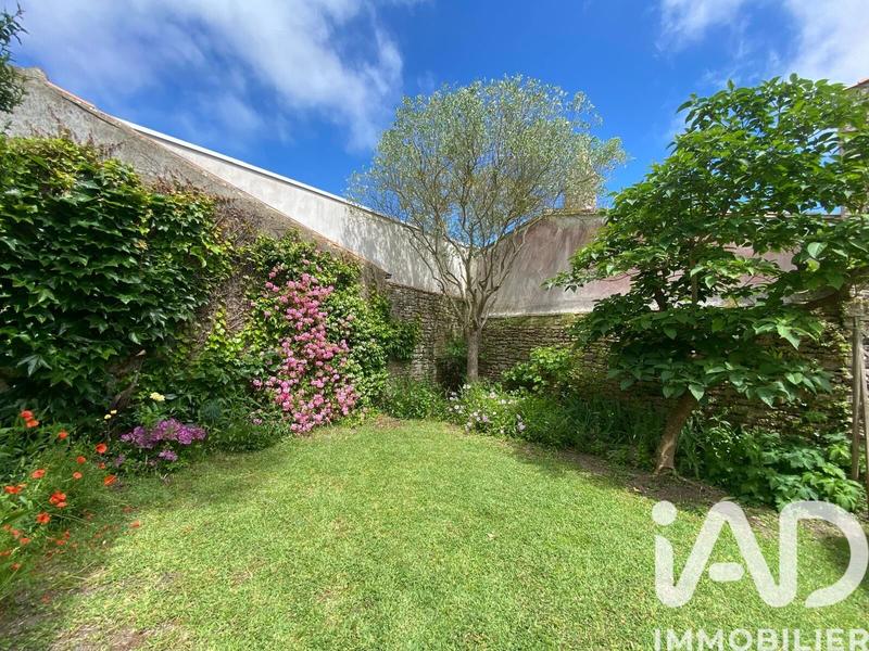 Maison - 244 m² - 13 pièces