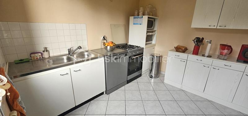 Demeure - 241 m² - 8 pièces