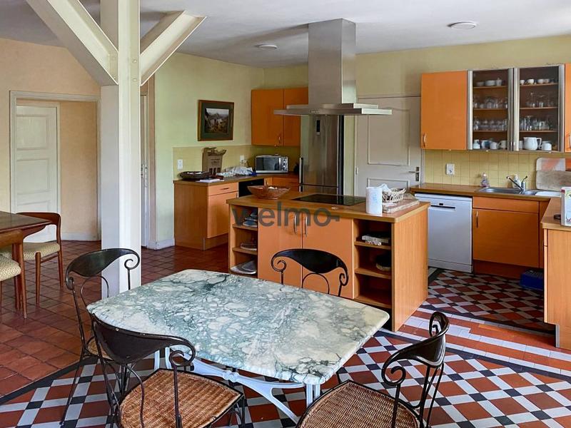 Maison - 400 m² - 11 pièces