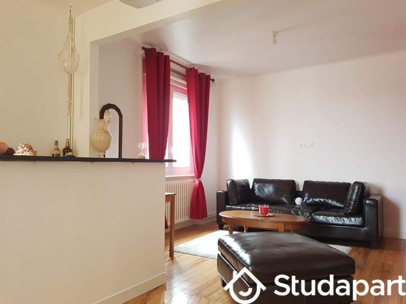 Chambre - 68 m² - 1 pièce