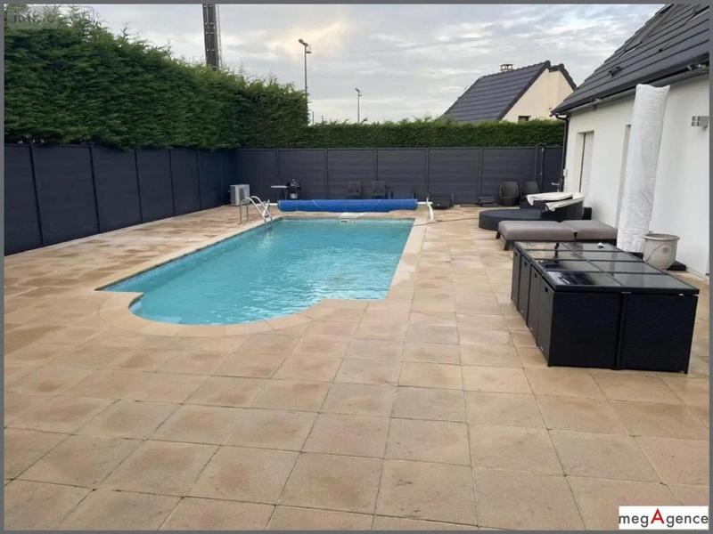 Maison - 210 m² - 5 pièces