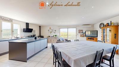 Maison - 158 m² - 6 pièces