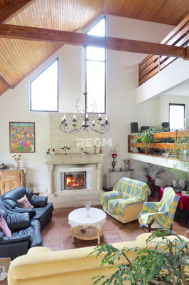 Maison - 280 m² - 7 pièces