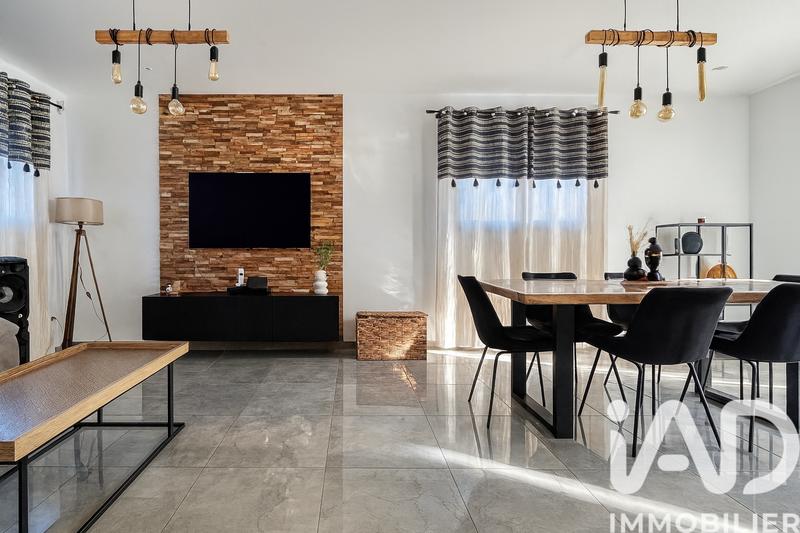 Maison - 122 m² - 5 pièces