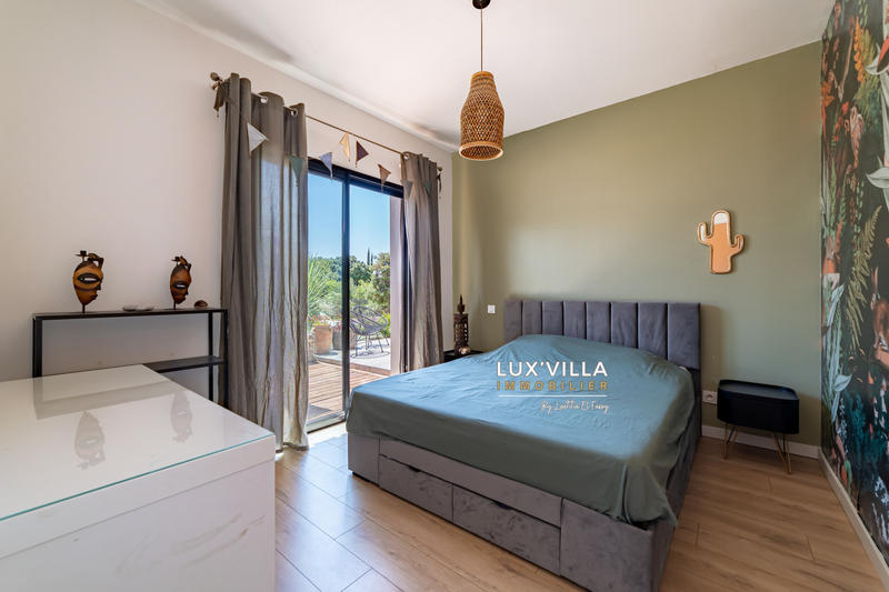 Villa - 290 m² - 12 pièces