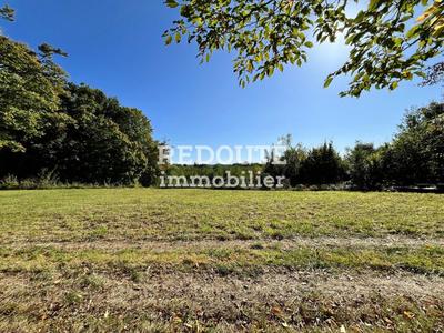 Terrain constructible - 1 794 m²