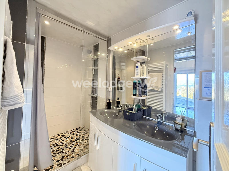 Maison - 168 m² - 7 pièces