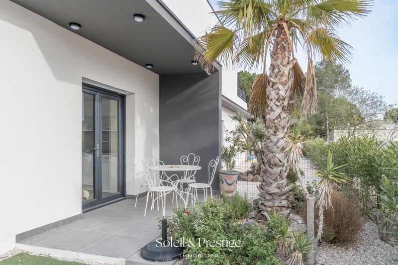 Maison - 232 m² - 7 pièces