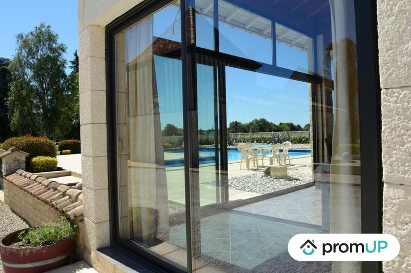 Maison - 780 m² - 18 pièces